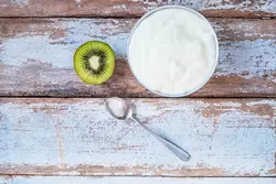 پایان نامه بررسی امکان تولید ماست همزده کم چرب با استفاده از نشاسته پیش ژلاتینه ذرت