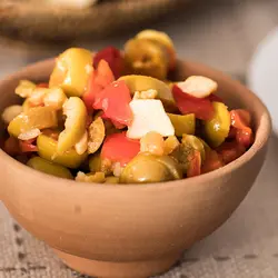 ترشی مخلوط زیتون با فلفل دلمه اصالت مقدار 680 گرم