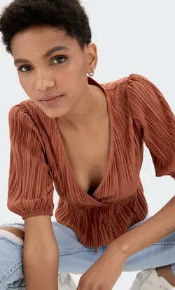 خرید بلوز پلیسه زنانه استرادیواریوس کد 231656 | بانی استایل