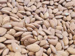 مغز بادام ایرانی (خام)