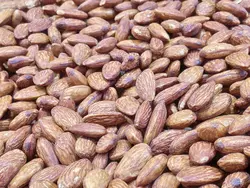 مغز بادام ایرانی (شور)