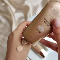 کرم ضد آفتاب رنگی و بدون چربی SPF50 لدورا 50 میل