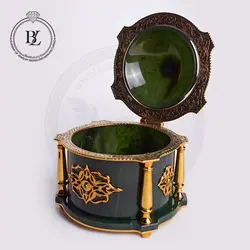 صندوقچه یشم با هلال ماه