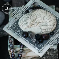 صندوقچه ببر سفید