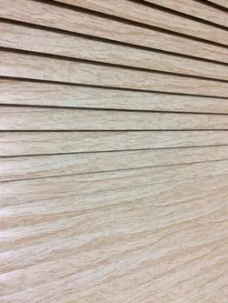 پرده کرکره فلزی طرح چوب کرم ۲۵ میلیمتری P83