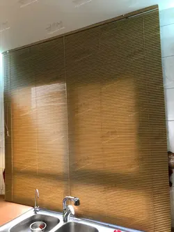 پرده کرکره فلزی طرح چوب بلوط ۲۵ میلیمتری P82