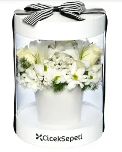 چیدمان گل رز و لیلی سفید در جعبه مخصوص(ترکیه)