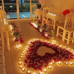 تزیینات عاشقانه گل رز و شمع (امارات)