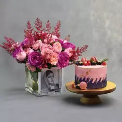 گل خاطرات تولد با کیک رویایی (امارات)
