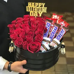 باکس گل 30 شاخه + شکلات