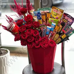 باکس گل و شکلات اوا