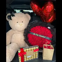 پکیج دسته گل و شکلات پانیا