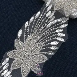 نوار ملیله و پولک دوزی طرح گل نقره ای 10 سانت