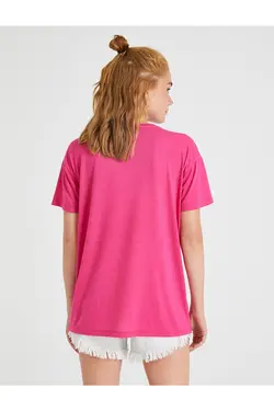 تیشرت یقه خدمه رنگ صورتی زنانه دارای طرح نوشته پولک دوزی کوتون Koton (ساخت ترکیه)