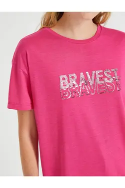 تیشرت یقه خدمه رنگ صورتی زنانه دارای طرح نوشته پولک دوزی کوتون Koton (ساخت ترکیه)