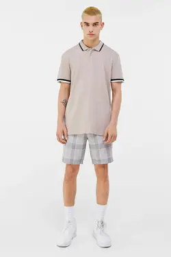 تی شرت یقه دار مردانه رنگ شنی ماسه ای برشکا Bershka (ساخت اسپانیا)