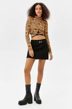 کراپ آستین بلند قلاب بافی یقه ایستاده طرحدار زنانه رنگ کرم برشکا Bershka (ساخت اسپانیا)