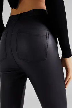 شلوار چرم مصنوعی جذب 5 جیبی زنانه رنگ مشکی برشکا Bershka (ساخت اسپانیا)