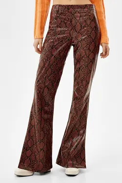 شلوار پالازو چرم مصنوعی پوست ماری زنانه رنگ قهوه ای برشکا Bershka (ساخت اسپانیا)