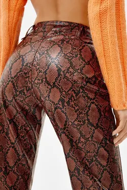شلوار پالازو چرم مصنوعی پوست ماری زنانه رنگ قهوه ای برشکا Bershka (ساخت اسپانیا)