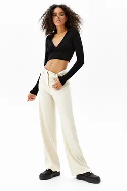 شلوار بگ با سوراخ کمربند زنانه رنگ سفید برشکا Bershka (ساخت اسپانیا)