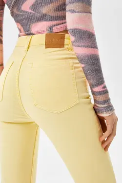 شلوار جین راسته زنانه رنگ نباتی برشکا Bershka (ساخت اسپانیا)