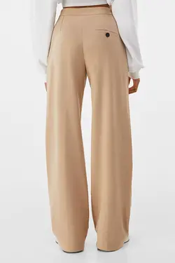 شلوار گشاد جیب دار زنانه رنگ کرمی برشکا Bershka (ساخت اسپانیا)