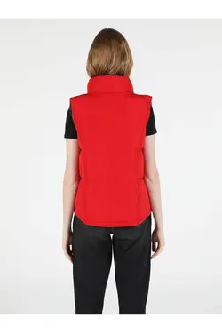 جلیقه زنانه قرمز رنگ جیب دار کالینز Colin’s (ساخت ترکیه)