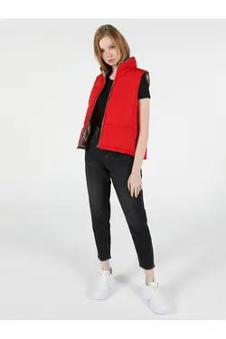 جلیقه زنانه قرمز رنگ جیب دار کالینز Colin’s (ساخت ترکیه)