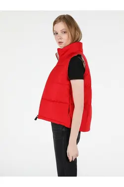 جلیقه زنانه قرمز رنگ جیب دار کالینز Colin’s (ساخت ترکیه)