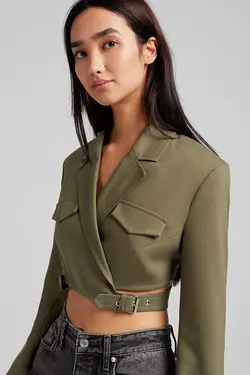 نیم تنه کراپ ضربدری سگک دار زنانه رنگ سبز برشکا Bershka (ساخت اسپانیا)