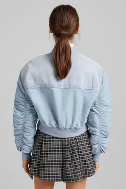 کاپشن بمب افکن پنبه ای Contrast Look زنانه رنگ آبی روشن برشکا Bershka (ساخت اسپانیا)