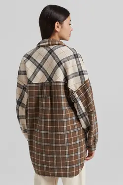 شومیز چهارخانه کنتراست پشم مصنوعی زنانه رنگ قهوه ای برشکا Bershka (ساخت اسپانیا)