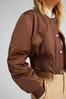 کت بمب افکن ساتن مدل Crop Fit زنانه رنگ قهوه ای برشکا Bershka (ساخت اسپانیا)