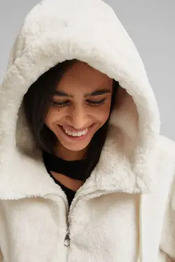 کاپشن پشم مصنوعی کلاهدار زنانه رنگ سفید برشکا Bershka (ساخت اسپانیا)