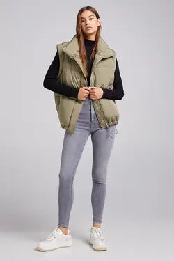 جلیقه بادی بدون آستین زنانه رنگ خاکی برشکا Bershka (ساخت اسپانیا)