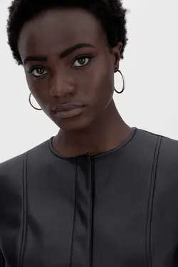 ژاکت چرم مصنوعی زنانه یقه گرد مشکی استرادیواریوس Stradivarius (ساخت اسپانیا)