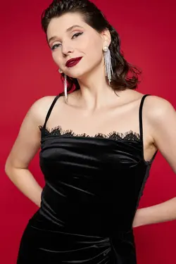 پیراهن بلند مخملی بنددار با اکسسوری توری زنانه گاستو Gusto (ساخت ترکیه)