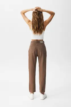 شلوار جین زنانه مام استایل فیت قهوه ای پول اند بیر Pull & Bear (ساخت اسپانیا)