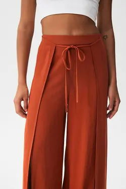 شلوار زنانه آجری پول اند بیر Pull & Bear (ساخت اسپانیا)