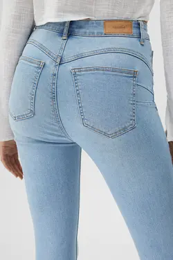 شلوار جین زنانه فیت پول اند بیر Pull & Bear (ساخت اسپانیا)