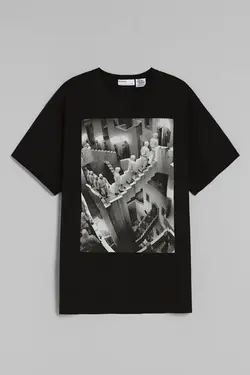 تی شرت مشکی یقه گرد طرح چاپی بازی مرکب آستین کوتاه زنانه برشکا Bershka (ساخت اسپانیا)