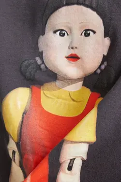 تی شرت نوک مدادی مدل قواره دار طرح چاپی بازی مرکب آستین کوتاه زنانه برشکا Bershka (ساخت اسپانیا)