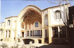 معماری خانۀ خیریه کاشان