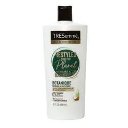 نرم کننده مو بوتانیک ترسمه حاوی شیر نارگیل و آلوئه ورا آمریکایی Tresemme Restyled For The Planet Botanique