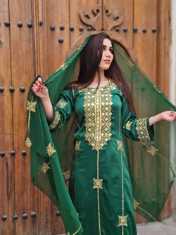 ست شال و مانتو پوشیده مجلسی با گلدوزی سبز ml115