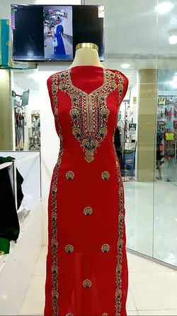 لباس حریر مجلسی کارشده با نخ رنگی و منجوق‌‌دوزیml133