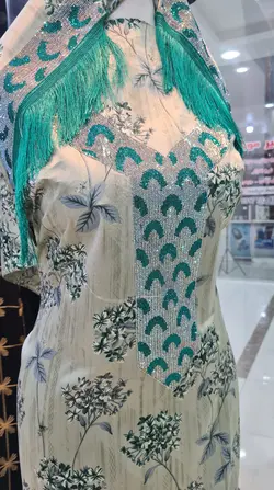 لباس عربی نگینی مدل آستین ریش‌ریشی pn106