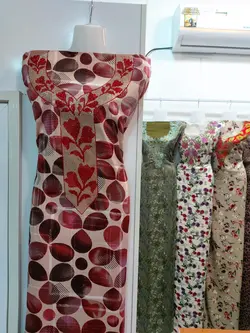 لباس عربی مدل یقه طرحدار نگینیpn111