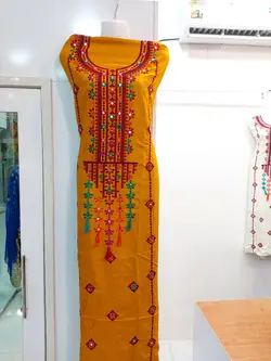 لباس بلوچی نخی منگوله‌دار رنگ زرد ml109